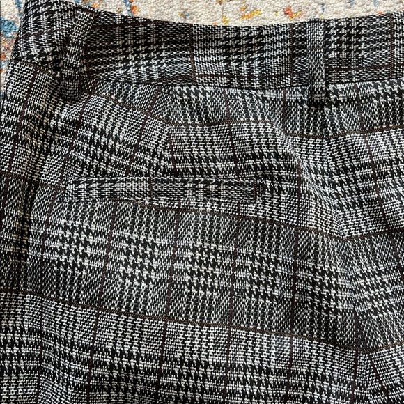 Michael Stars Black and Gray Plaid Cropped Pants - Picture 4 of 7